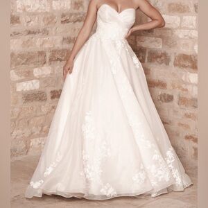 Brand New Elegant White Strapless Wedding Dress Allure Style #A1257XS